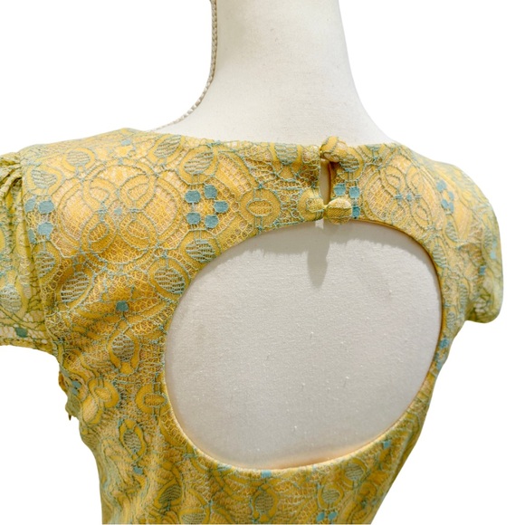 Miami Butter Yellow Lace Fit & Flare Dress | Cap Sleeves & Cutout Back (S) - Picture 11 of 14